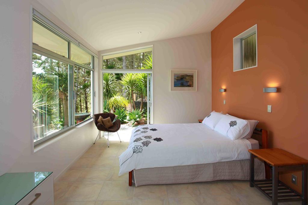 Nikau Apartments Waiheke Island Onetangi Exterior photo