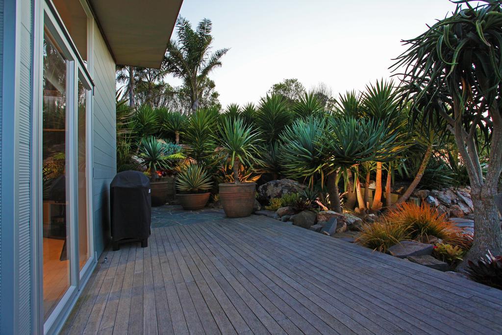 Nikau Apartments Waiheke Island Onetangi Exterior photo